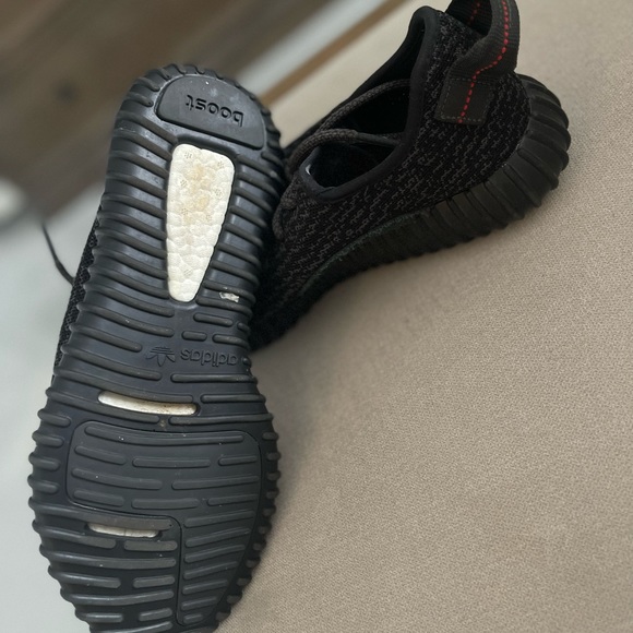 Yeezy Boost Adidas Sneaker - Picture 3 of 3